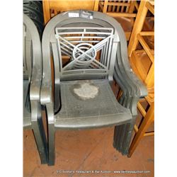 LOT: OUTDOOR PATIO PLASTIC CHAIRS 4X MONEY