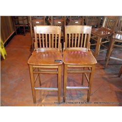 LOT: WOOD BARSTOOLS 2X THE MONEY