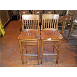 LOT: WOOD BARSTOOLS 2X THE MONEY