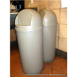 LOT: TRASH CANS 2X THE MONEY