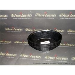 LOT: PLASTIC BREAD BASKETS 5X MONEY