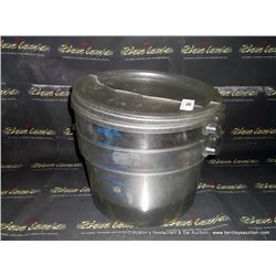 LOT: FOOD CONTAINERS 2X MONEY