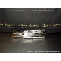 LOT: TONGS 3X MONEY