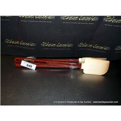LOT: SPATULAS 3X MONEY