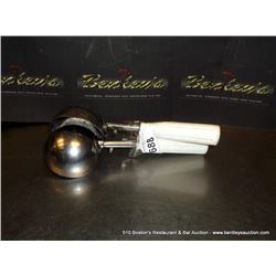 LOT: ICE CREAM SCOOPS 2X MONEY