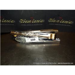 LOT: TONGS 4X MONEY