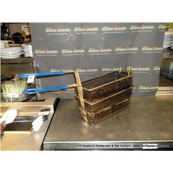 LOT: FRYER BASKETS 2X MONEY