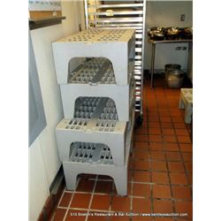 CLOT: CAMBRO WALK-IN COOLER BASES 4X MONEY