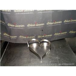 LOT: VALLEY METAL HEART SHAPED DESIGN 2X MONEY