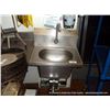 Image 1 : STAINLESS SINK