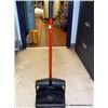 Image 1 : DUST PAN