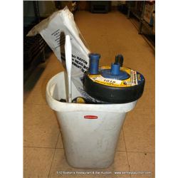 BUCKET: CLEANING ACCESSORIES