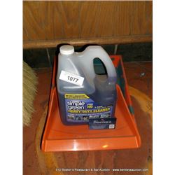 LOT: CLEANING ACCESSORIES