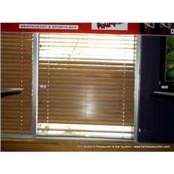 LOT: WOOD BLINDS TOP, BOTTOM