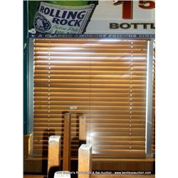 LOT: WOOD BLINDS TOP, BOTTOM