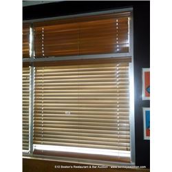 LOT: WOOD BLINDS TOP, BOTTOM