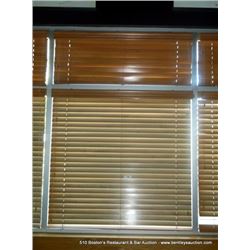 LOT: WOOD BLINDS TOP, BOTTOM