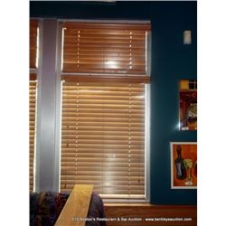 LOT: WOOD BLINDS TOP, BOTTOM