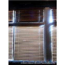 LOT: WOOD BLINDS TOP, BOTTOM