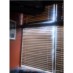 LOT: WOOD BLINDS TOP, BOTTOM