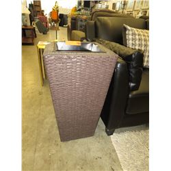 Woven outdoor planter