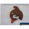 Image 1 : Ray Thompson signed carving