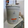 Image 1 : 4 Gallon Medalta crock with lid
