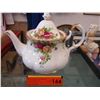 Image 1 : Royal Albert "Old Country Roses" Teapot