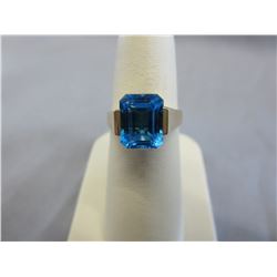 10KT Yellow Gold Swiss Blue Topaz Ring