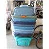 Image 1 : 12 Rubbermaid totes with lids