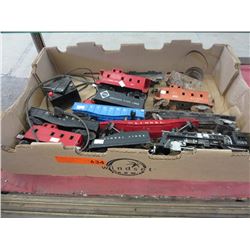 Vintage Lionel train cars & motor