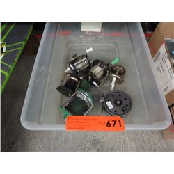 6 Used fishing reels