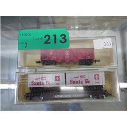 2 MiniTrix train cars