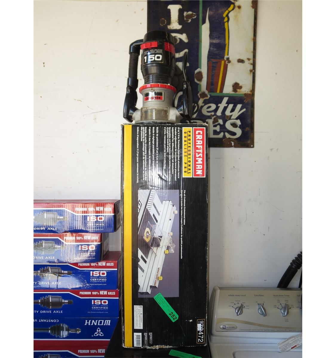 Craftsman professional router with table guide
