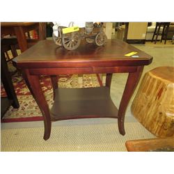 Wood end table - used