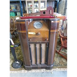 Vintage "De Forest Crosley" floor standing radio