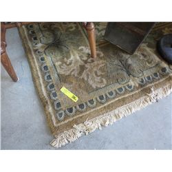 Vintage wool area carpet - green & cream