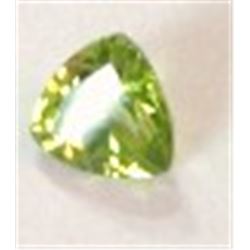 1.35 *HUGE* CARAT GREEN PERIDOT GEMSTONE *BEAUTIFUL TRIANGLE CUT & FACETED* GEM!! GEMSTONE CAME OUT 