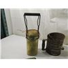 Image 2 : BOX LOT VINTAGE KITCHENALIA ITEMS