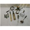 Image 1 : BOX LOT VINTAGE KITCHENALIA ITEMS