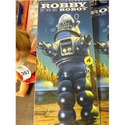 "Robby Robot/Lost In Space"