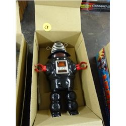  Lost In Space  Robot