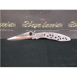 SPYDERCO POLICE MODEL POCKET KNIFE