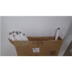 BOX OF APPROX 13 32W COOL WJITE FLOURESCENT TUBES