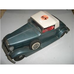 VINTAGE VERY RARE FRICTION TIN CAR *1933 CADILAC-MADE IN JAPAN* 1 BROKEN HEADLIGHT!! TOY CAME OUT OF