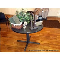 ROUND TABLE