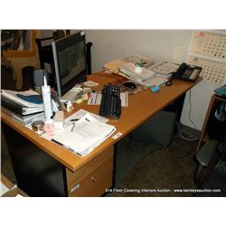 COMPUTER DESK