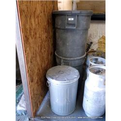 LOT: TRASHCANS 4X MONEY