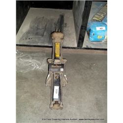CAR JACK
