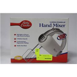 NEW BETTY CROCKER 5 SPEED HAND MIXER